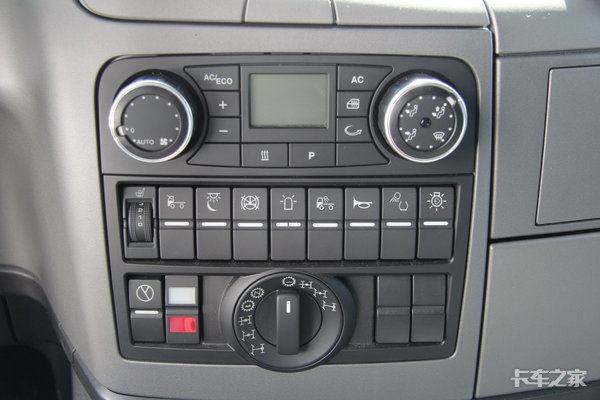 世界上最大的大件牵引运输车,德国曼tgx大件牵引车