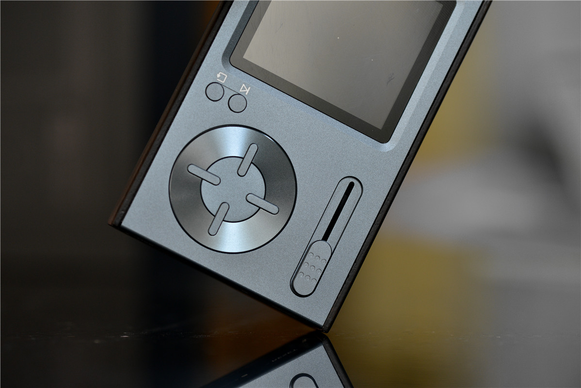 全面杂食+檀木香,七彩虹C10发烧*放播**器体验谈