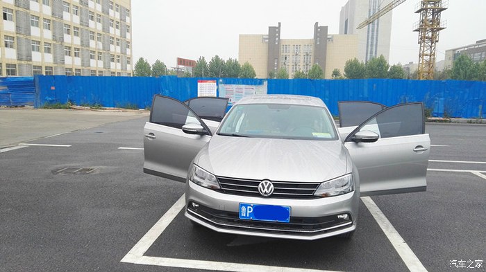 17款大众速腾豪华版驾车感受,18款速腾白色雅士银对比