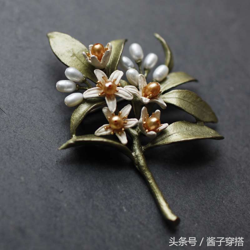 叶子化为饰品，时尚搭配的小心机