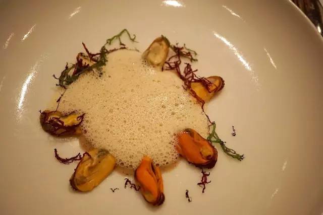 买一套1千元的玩具,500块1套玩具