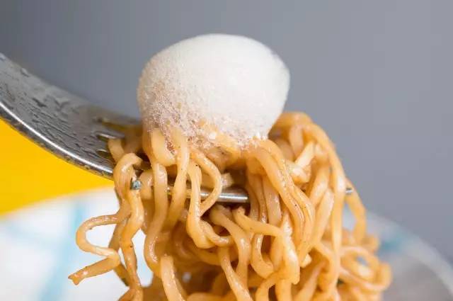 买一套1千元的玩具,500块1套玩具