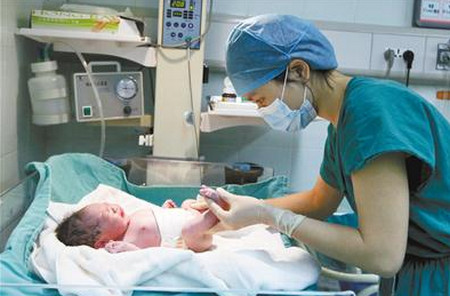 一名普通的助产士,助产士是怎样的工作