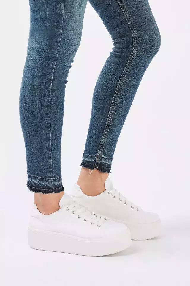 别乱作妖了～买一双经典的小白鞋～百搭又舒服