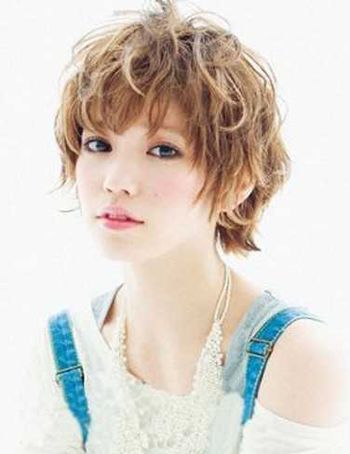 10款可爱的女生圆脸短发发型,适合三十岁圆脸女人的短发发型