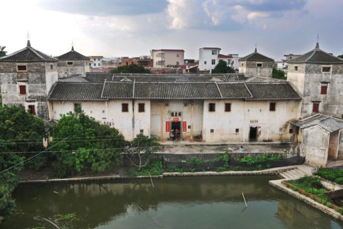 万梓良客家哪里人,万梓良祖籍广东宝安什么村