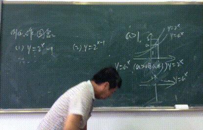 妹子被小龙虾夹,妹子被螃蟹夹了