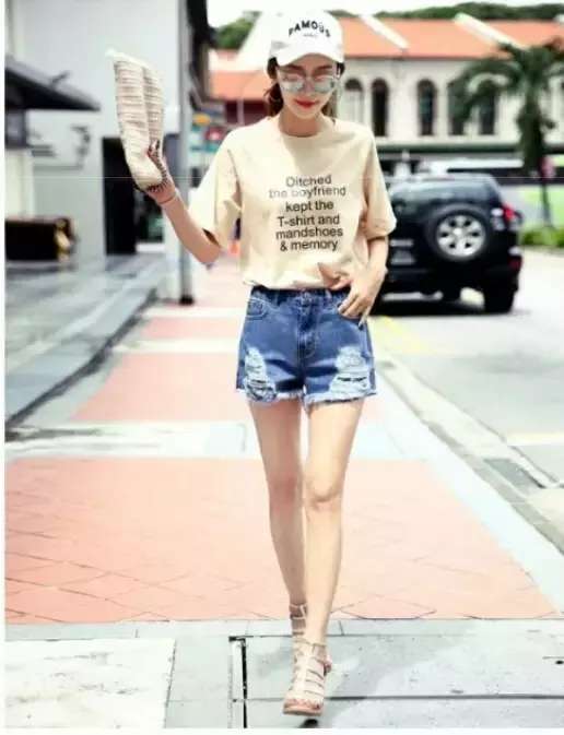 夏季牛仔短裤修饰身材,牛仔短裤怎么秀腿