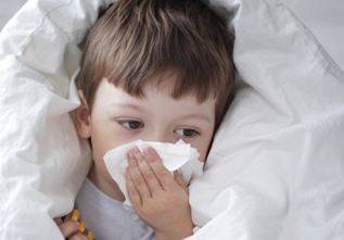 孩子感冒前兆,孩子感冒了容易引发哪些并发症呢
