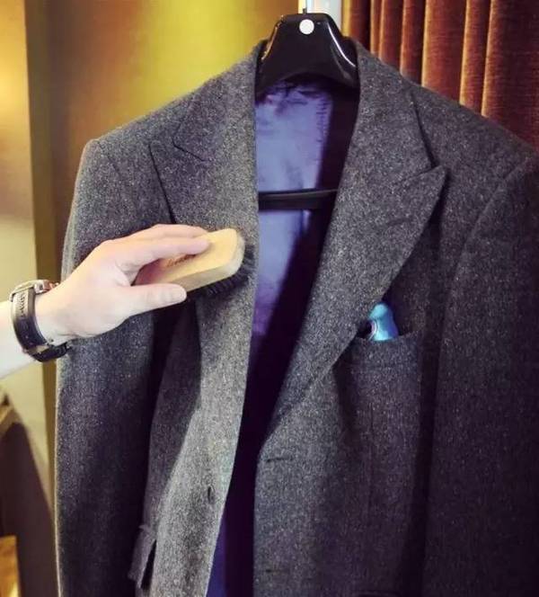 西服保养的正确方法,西服保养有诀窍
