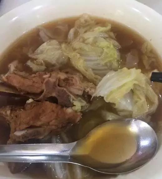 青岛好吃不贵的美食,青岛排名第一排骨米饭