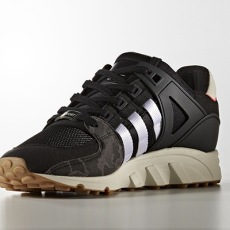 便捷式系鞋带球鞋,自动系鞋带的nike球鞋