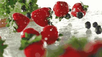 那些在朋友圈里表演吃水果喝果汁的女孩子,后来都怎样了?