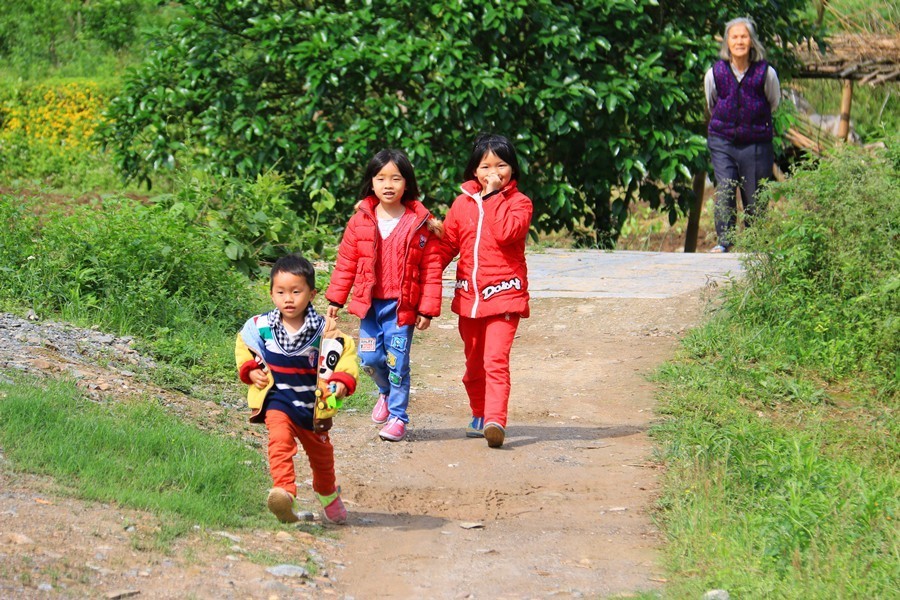 元宝山下,山水云间,悠悠闲云时光,恰好那时我也在