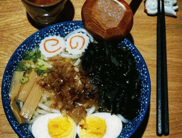 下雨天，请给我一碗日式拉面！西安这几家汤浓面弹！