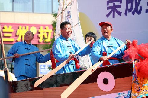 实拍:被俄罗斯美女帅哥酷爱的中国房车是什么样子