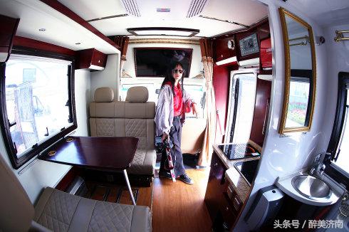 实拍:被俄罗斯美女帅哥酷爱的中国房车是什么样子