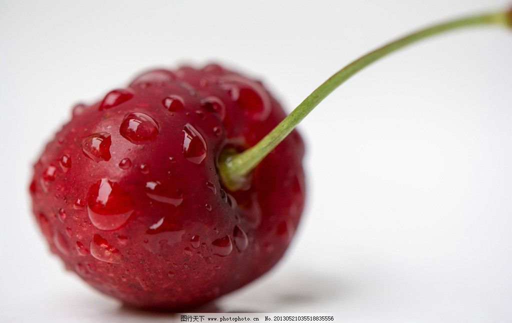 高柳新蝉，池荷榴花，红了樱桃，绿了芭蕉