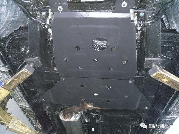 尼桑途乐Y61外观改装案例,途乐y62改装液晶仪表