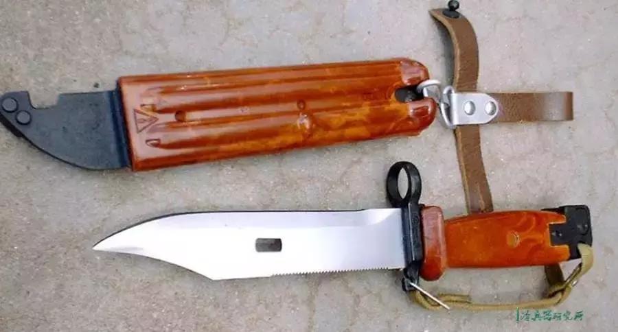 中、俄、美三国*用军***刀刺**改进之路：总有一款完爆三棱*刺军**