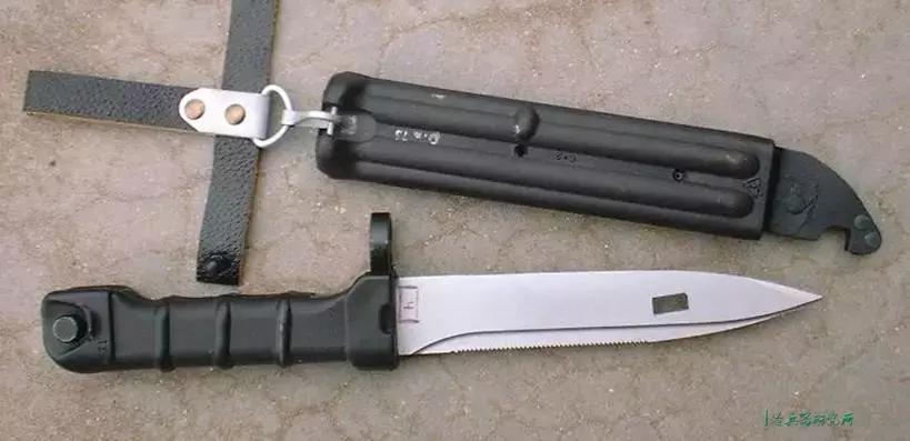 中、俄、美三国*用军***刀刺**改进之路：总有一款完爆三棱*刺军**