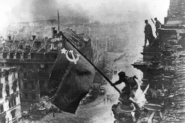 昨日是战胜德国法西斯纪念日首创法西斯主义的不是希特勒!