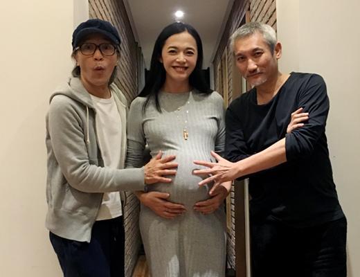 baby的大肚照很温馨，另一对明星夫妇大肚照遭网友喷口水