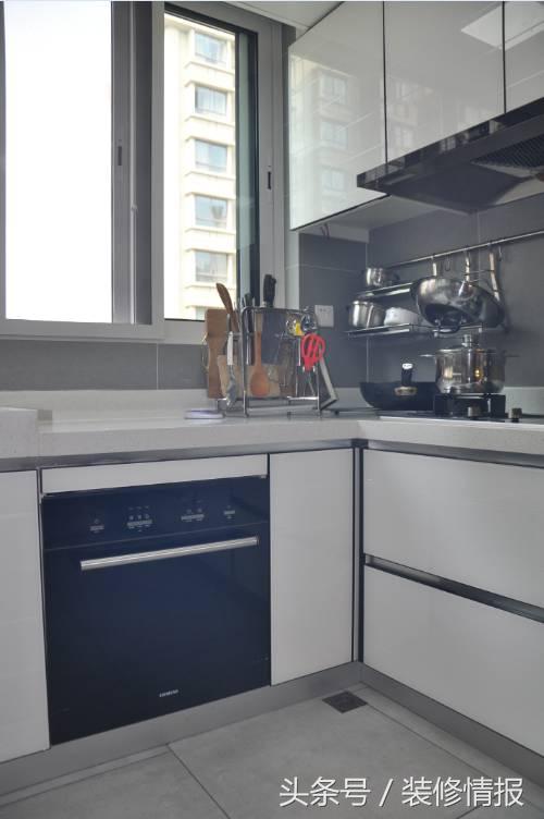 客厅如何装修简单好看又洋气,家庭怎么装修洋气