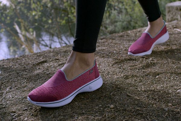 母亲节好礼软底透气妈妈健步鞋,母亲节送妈妈一双舒服鞋