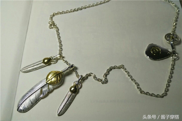 叶子化为饰品，时尚搭配的小心机