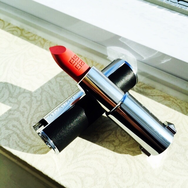 母亲节送妈妈口红,母亲节给妈妈送什么口红好