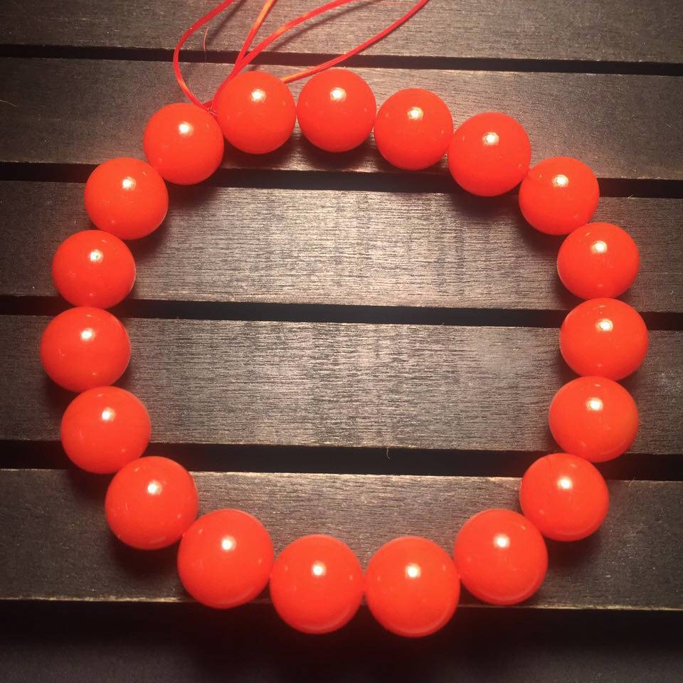 樱桃红南红玛瑙鉴别最简单方法,樱桃红南红手串戴着有什么好处