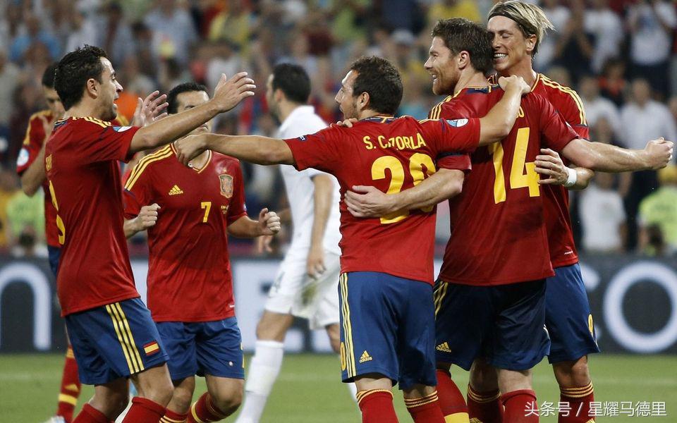 15岁西班牙小将踢中超,曾经来中国试训的足球巨星