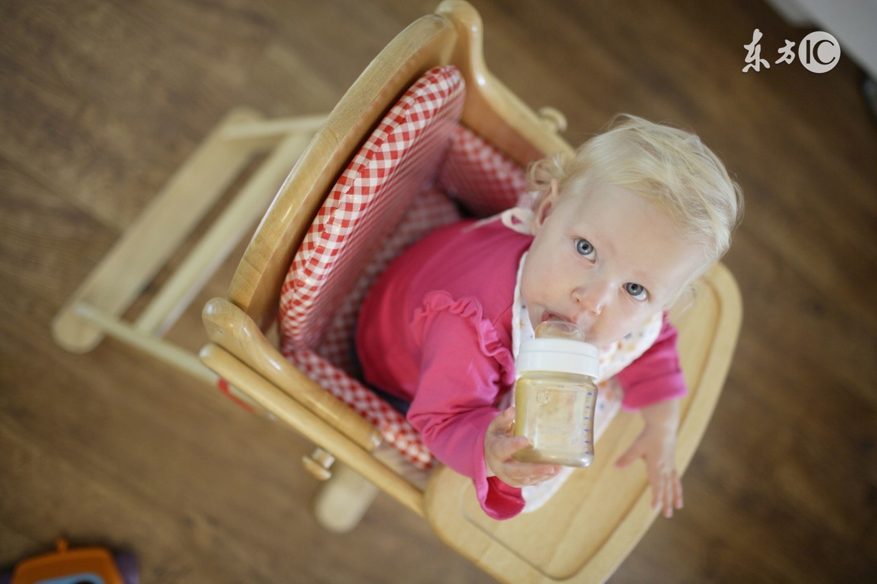 宝宝总是呕吐不止,宝宝一直呕吐没精神怎么办