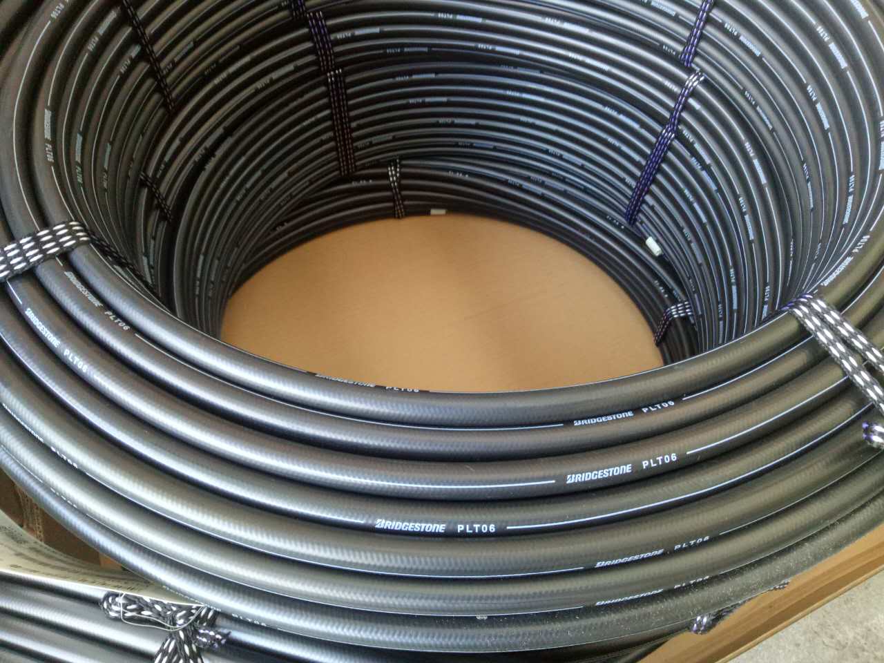 油管上面的字母,油管用英文还是中文