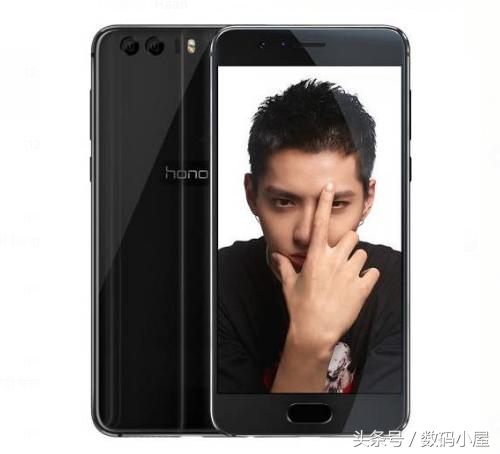 华为荣耀9遭曝光！正面指纹，取消耳机插孔