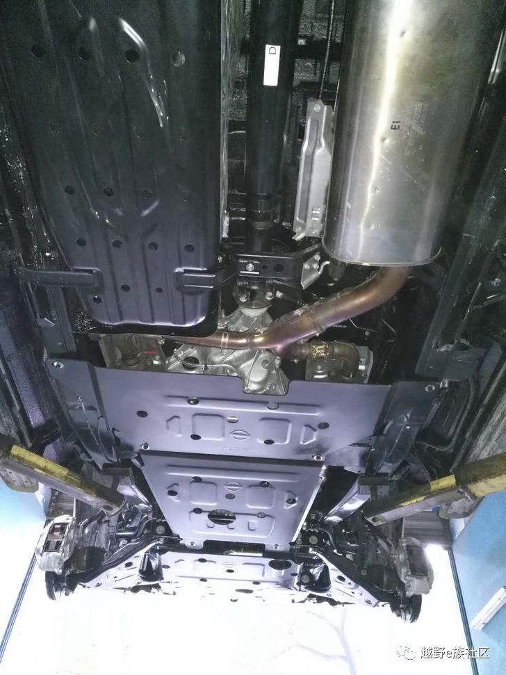 尼桑途乐Y61外观改装案例,途乐y62改装液晶仪表