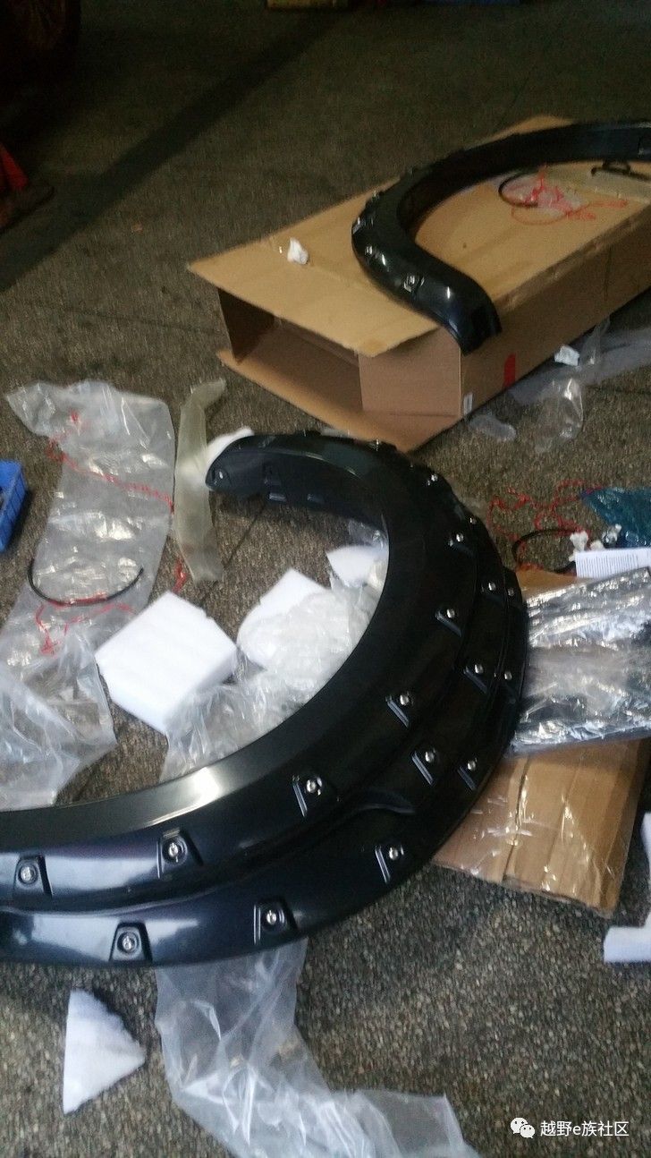 尼桑途乐Y61外观改装案例,途乐y62改装液晶仪表