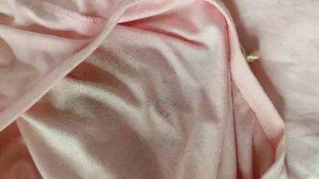 衣柜里的鞋子发霉了,夏季衣服鞋子柜子发霉怎样处理