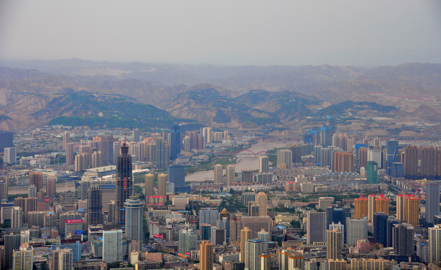 兰山公园在皋兰山上吗,站在兰山看风景