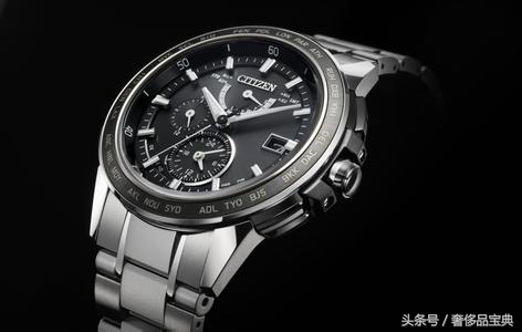 雷军谈名表,雷军那么有钱为什么坐经济舱