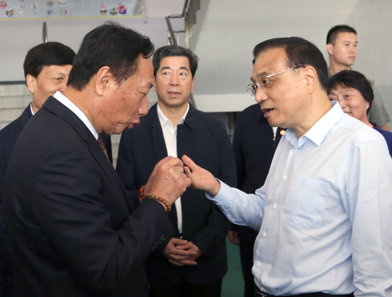 韩国总统文在寅青瓦台办公,文在寅韩国共同民主党党首