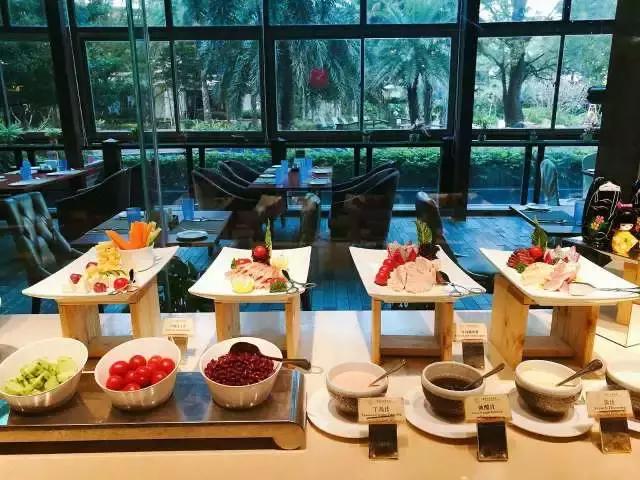 南粤动态｜东莞的亲们，周末陪母亲去樟木头三正半山酒店过节吧！