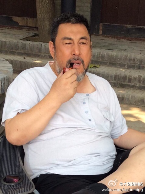 中国最牛锅炉工，塑造经典角色至今无人超越，与妻子恩爱携手幸福