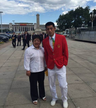 张继科跨界歌王黑外套,张继科迷惑穿搭