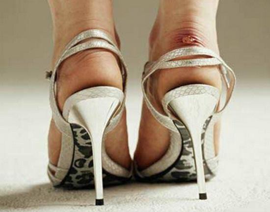 新鞋鞋帮磨脚怎么办小妙招,脚被新鞋磨起水泡怎么处理