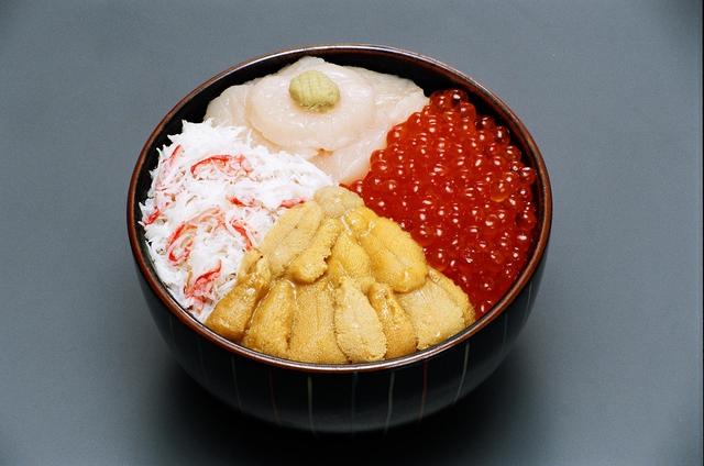 逛日本海鲜市场,北海道函馆海胆