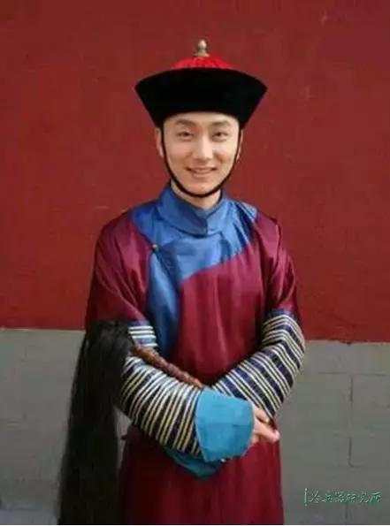 拂尘是哪个神仙的法器,道家拂尘兵器