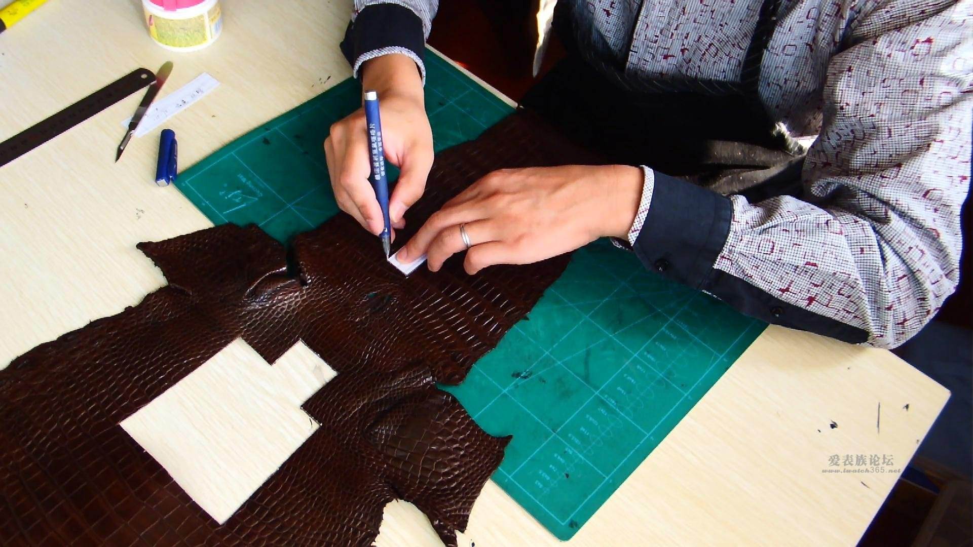 鳄鱼皮表带怎么保养清洗视频,鳄鱼皮表带常识