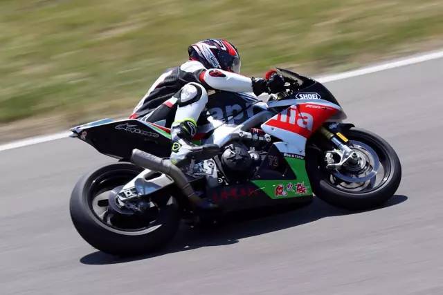 意大利limonta合作品牌,aprilia拉力摩托